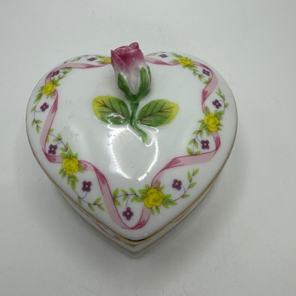 Vintage Lord & Taylor Heart Porcelain Trinket Box Rose Bud Lid Made in Japan